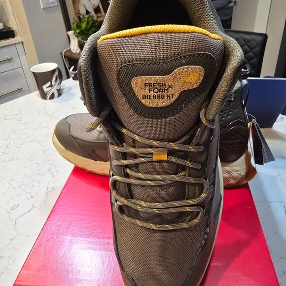 New Balance Fresh Foam Hierro Mid GTX Gore-Tex Hiking Boots Mens 2E Wide 12 - Picture 3 of 14